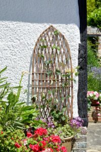 Extra Strong Framed Willow Trellis - Gothic 1.2 x 0.45m