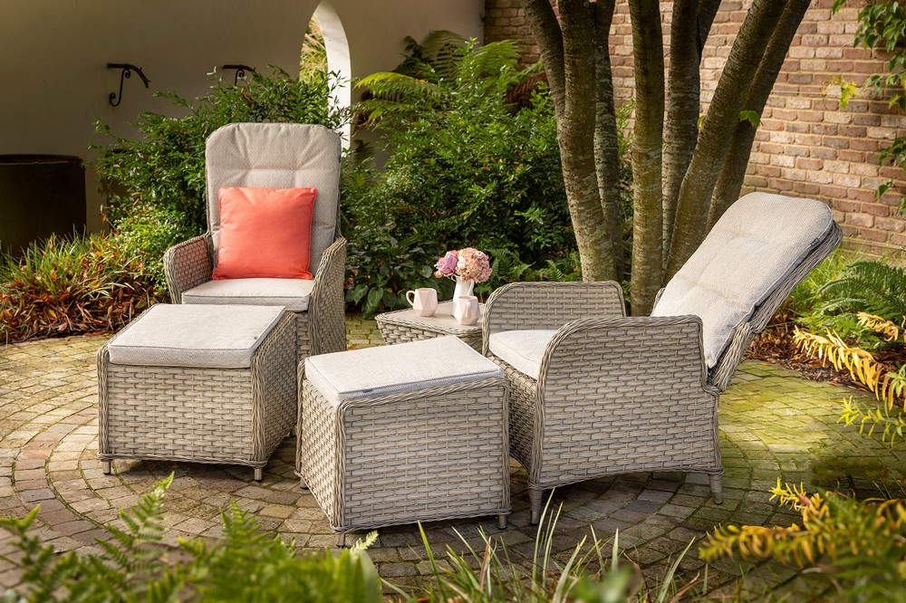 Small square garden table and reclining chairs set
